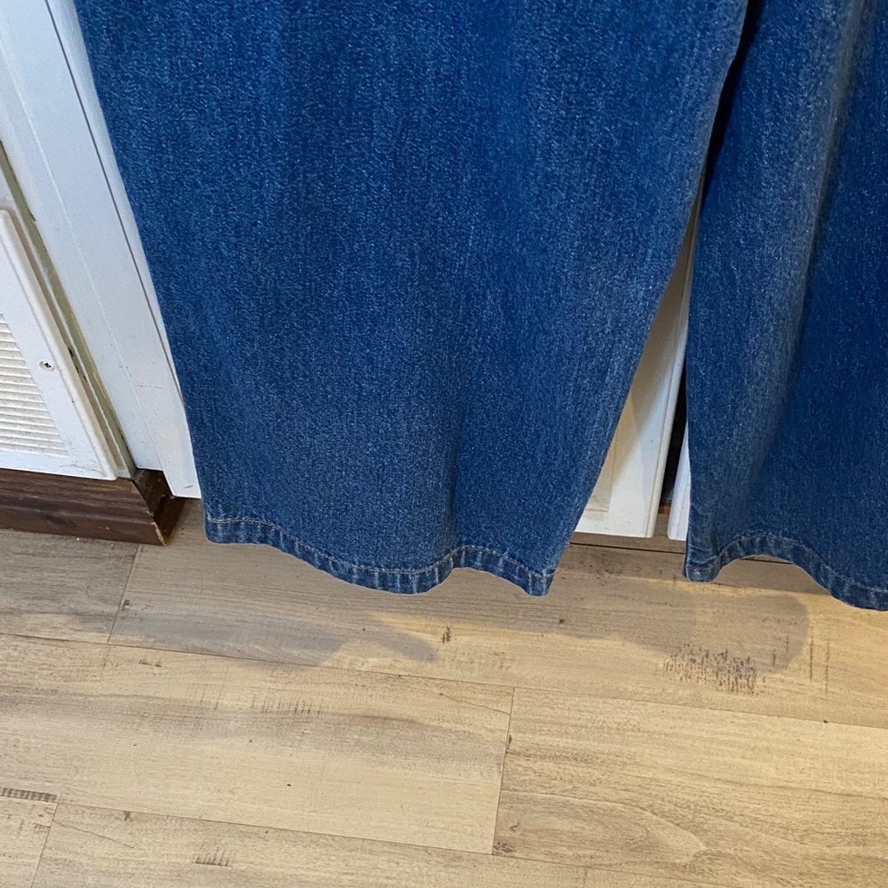 Wrangler Classic Blue Denim Overalls flat measurement: waist - 18” inseam 28.5” - Picture 10 of 12